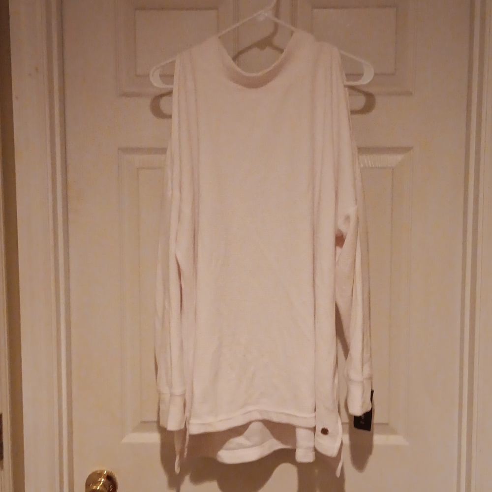 IDEOLOGY CREAM RIBBED COLD SHOULDER MOCK TURTLENECK TOP